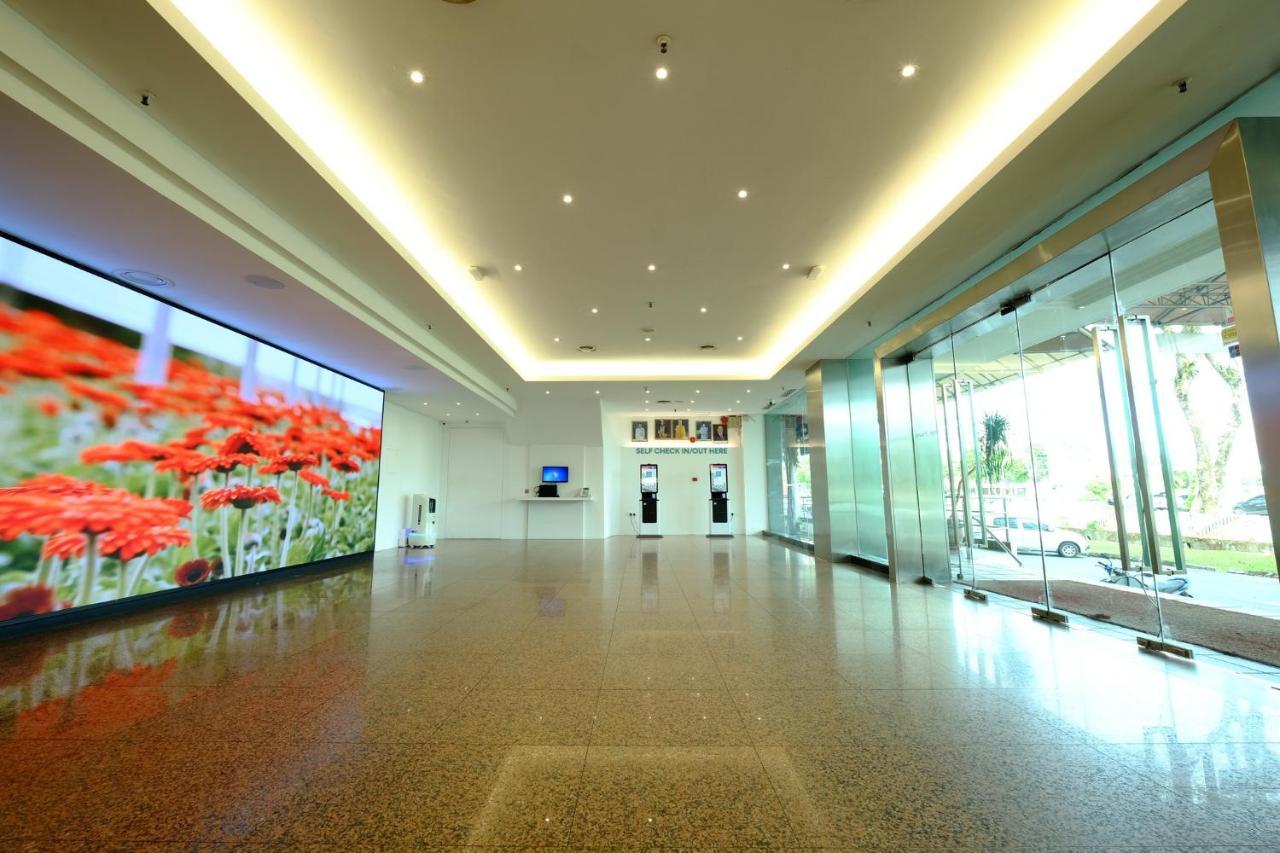 Kuching Park Hotel Εξωτερικό φωτογραφία