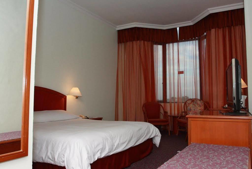 Kuching Park Hotel Εξωτερικό φωτογραφία